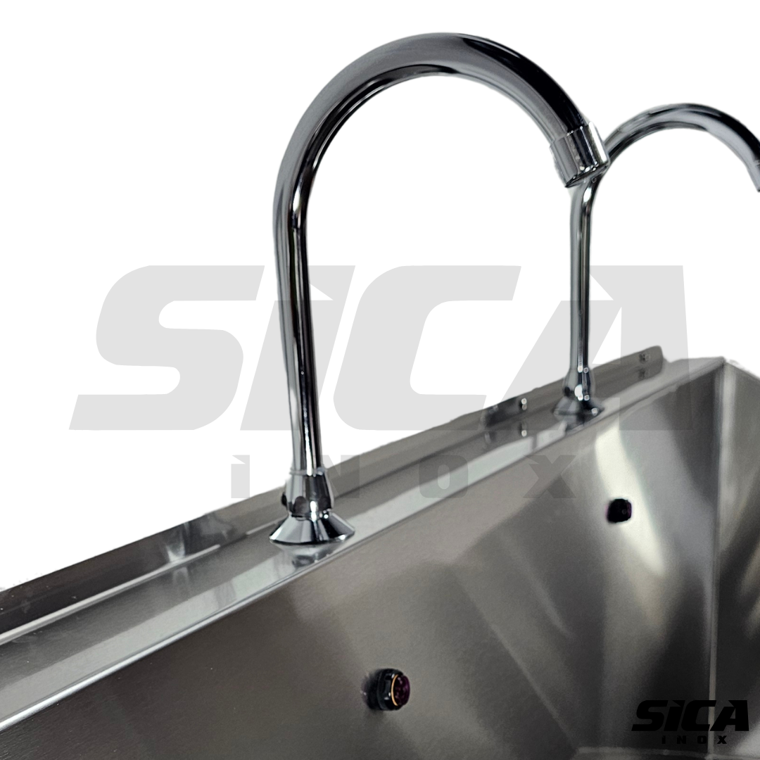 Lavatório em Aço Inox com 3 Torneiras